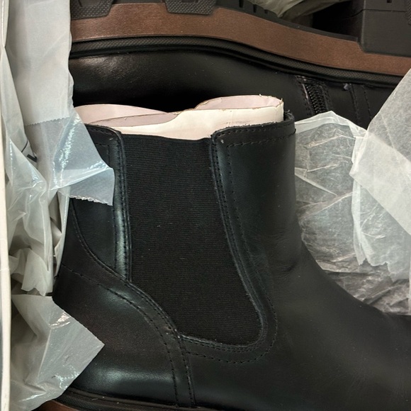 White Mountain Women's Righteous Lug Sole Chelsea Booties 8.5 - Picture 11 of 13